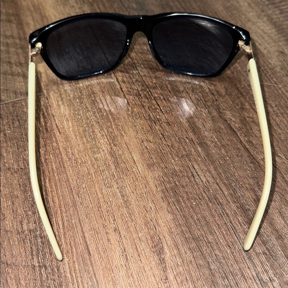 Tory Burch TY7031 Sunglasses Black & White Signature‎ Logo main image 2
